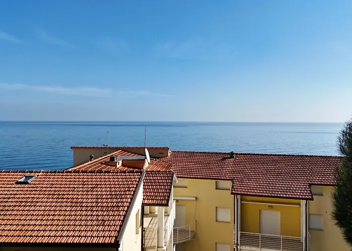 N276 - Numana, Bilocale Fronte Spiaggiola Con Piscina