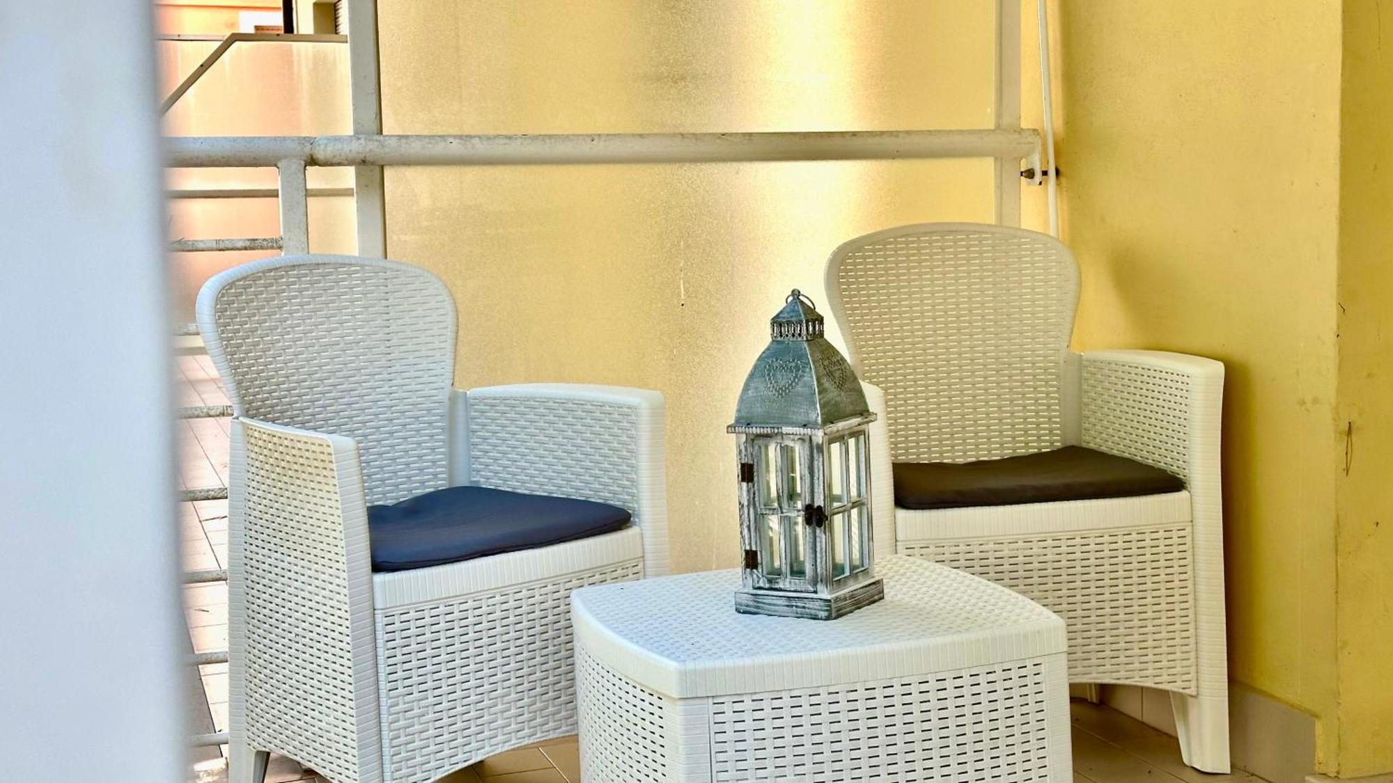 N276 - Numana, Bilocale Fronte Spiaggiola Con Piscina Numana