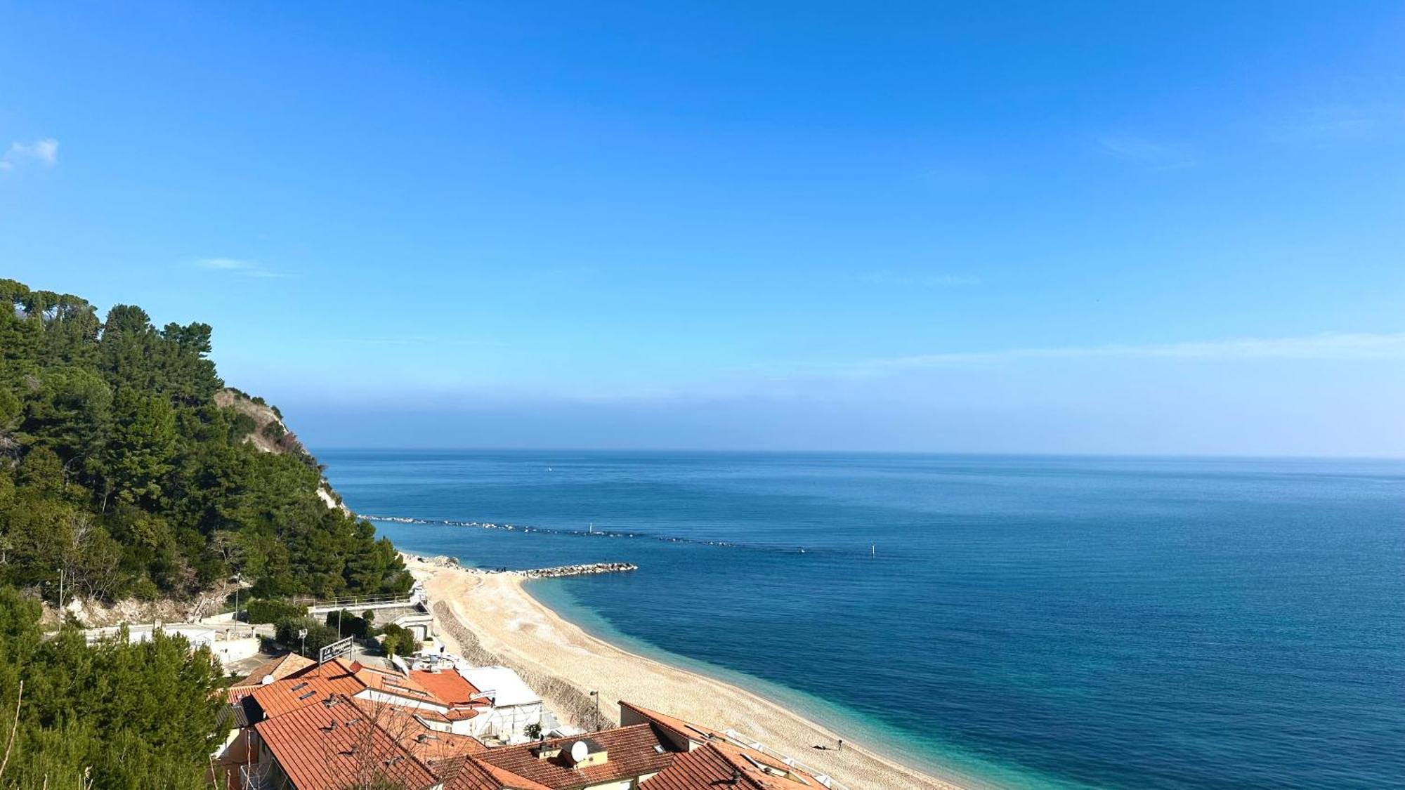 N276 - Numana, Bilocale Fronte Spiaggiola Con Piscina Numana